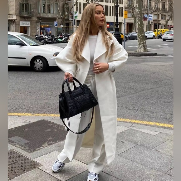 Coat white runway fashion button V-neck long puff lantern sleeve womens - Picture 7 of 9